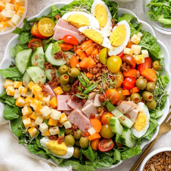 CHEFS SPECIAL SALAD 120gh ( lettuce, cabbage, canned beef, egg,) Tomato, onions, carrots, beetroot Tuna chunks, elbow pasta salad dressing